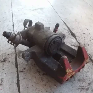 Csak ma VW GOLF IV. Bal hátsó féknyereg munkahengerrel 1.6i bontott alkatrész