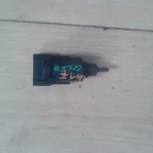 Vedd meg online VW GOLF IV. Féklámpa pedál kapcsoló bontott alkatrész