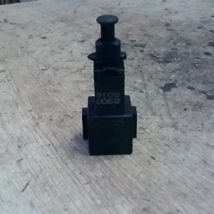 Biztonságos fizetés VW GOLF IV. Féklámpa pedál kapcsoló bontott alkatrész