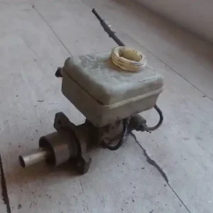 Különleges ajánlat VW GOLF IV. Főfékhenger 1.6i bontott alkatrész