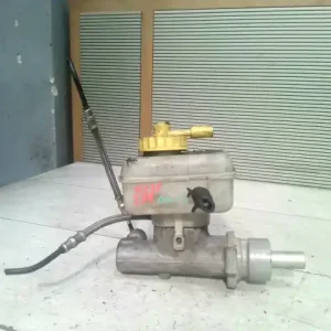 Kedvezményes ár VW GOLF IV. Főfékhenger tartállyal,1.4i bontott alkatrész