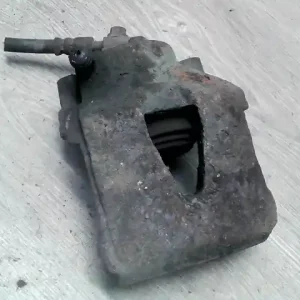 Legnépszerűbb VW GOLF IV. Jobb első féknyereg munkahengerrel 1.4i abs bontott alkatrész