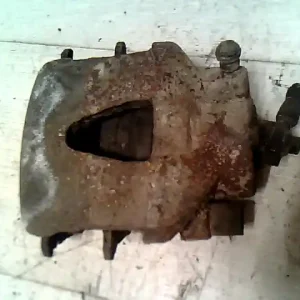 Csak ma VW GOLF IV. Jobb első féknyereg munkahengerrel 1.4 i, 16v bontott alkatrész