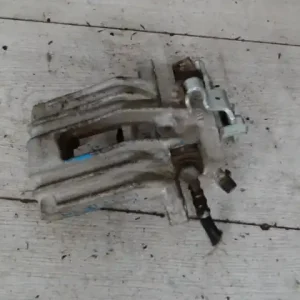 VW GOLF IV. Jobb hátsó féknyereg munkahengerrel bontott alkatrész Szuper akció