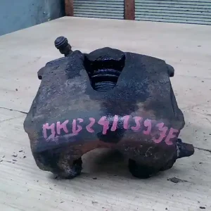 VW Golf V. 2003.10 - 2008.09 Jobb első féknyereg munkahengerrel 1.4i, 5 ajtós bontott alkatrész Ne maradj le