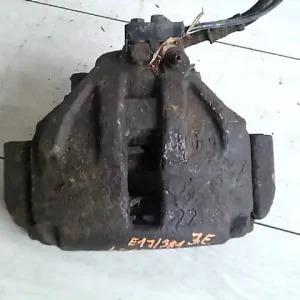 VW LT 96- Jobb első féknyereg munkahengerrel bontott alkatrész Árcsökkenés