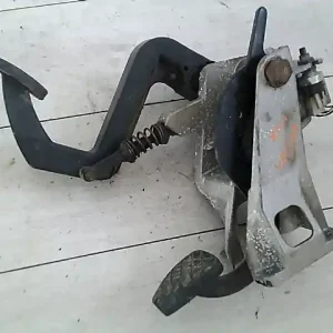 VW LT 96- Pedálsor fék és kuplungpedál bontott alkatrész Exkluzív ajánlat