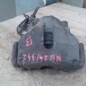 Expressz szállítás VW PASSAT 00.11-05.02 B5.5 Bal első féknyereg munkahengerrel 1,9d bontott alkatrész