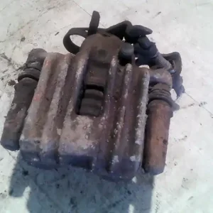 VW PASSAT 00.11-05.02 B5.5 Jobb hátsó féknyereg munkahengerrel 1.9d bontott alkatrész Legjobb ár