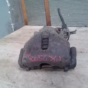 Csak ma VW PASSAT 96.10-00.10 B5 Jobb első féknyereg munkahengerrel 1.8i bontott alkatrész