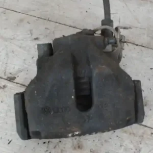 Népszerű VW PASSAT 96.10-00.10 B5 Jobb első féknyereg munkahengerrel bontott alkatrész