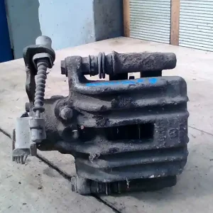 Népszerű VW PASSAT 96.10-00.10 B5 Jobb hátsó féknyereg munkahengerrel 4 ajtós bontott alkatrész