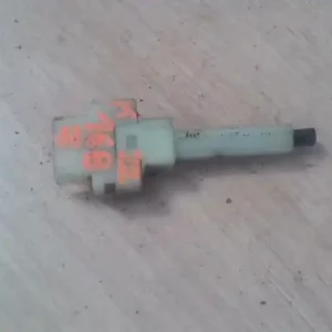 VW POLO CLASSIC -99 Féklámpa pedál kapcsoló bontott alkatrész Exkluzív ajánlat