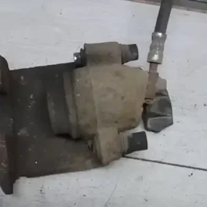 Csak ma VW POLO III. 94-99 Bal első féknyereg munkahengerrel bontott alkatrész