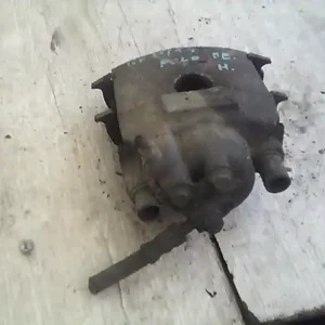 Azonnali szállítás VW POLO III. 94-99 Bal első féknyereg munkahengerrel 1.1i bontott alkatrész