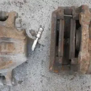 Legkelendőbb VW POLO IV. 99-02 Jobb első féknyereg munkahengerrel bontott alkatrész