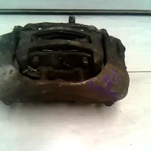 Outlet VW T4 -96 Bal első féknyereg munkahengerrel bontott alkatrész