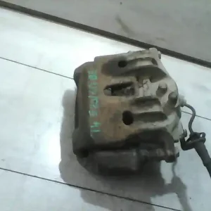 VW T4 -96 Bal első féknyereg munkahengerrel 1.9 tdbontott alkatrész Csak ma