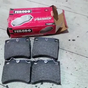 VW T4 -96 Első pár fékbetét bontott alkatrész Expressz szállítás