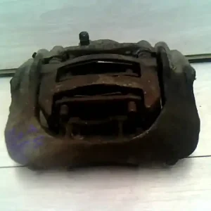 VW T4 -96 Jobb első féknyereg munkahengerrel bontott alkatrész Akció