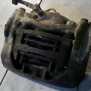 VW T4 -96 Jobb első féknyereg munkahengerrel bontott alkatrész Különleges ajánlat