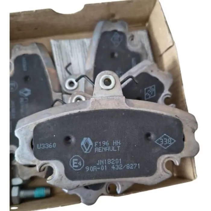 Ne maradj le Renault Megane II 1.4 16V gyári új fékbetét garnitúra tárcsafékhez első tengely 2002-2008-ig